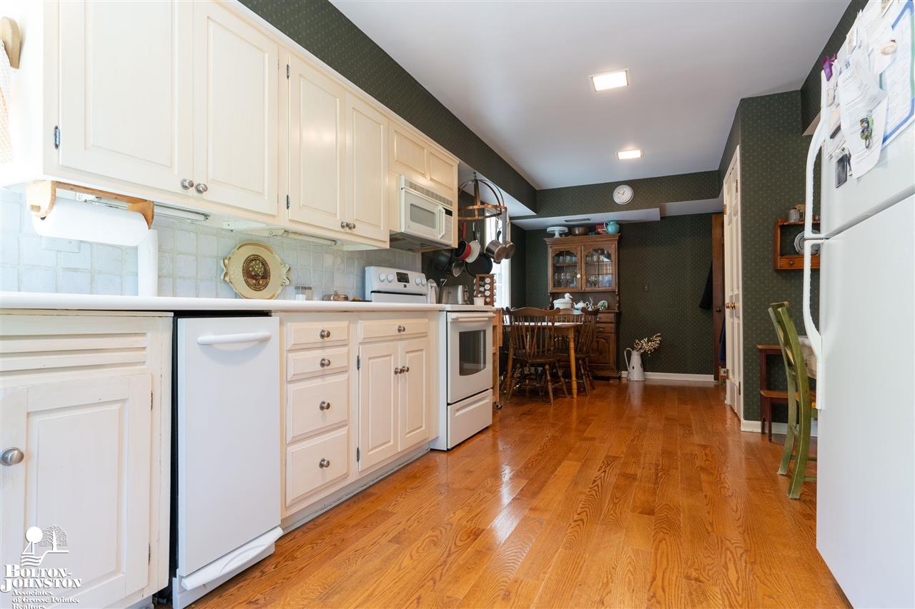 88 Handy Road Grosse Pointe Farms, MI 48236 - Photo 11 of 23
