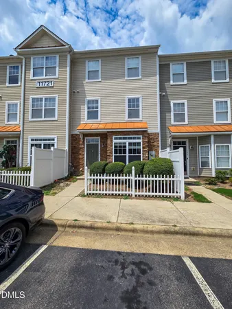 $1,695 | 11721 Coppergate Drive, Unit 106, Raleigh, NC 27614