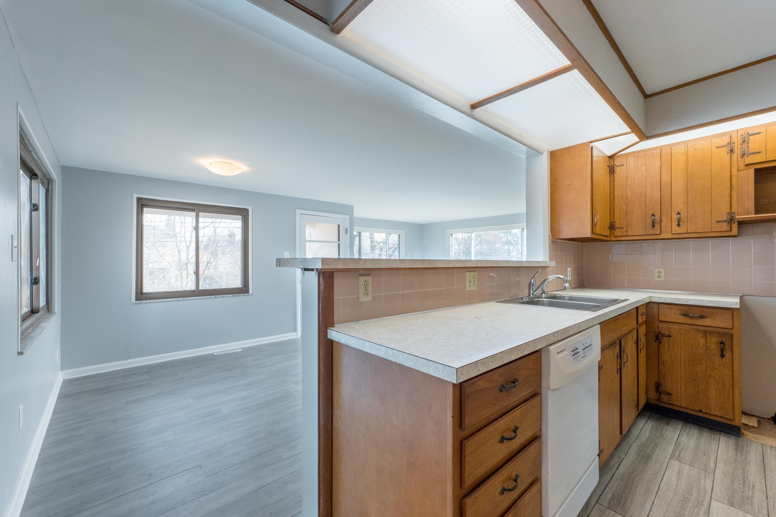 4780 Dechant Road Columbus, OH 43229 - Photo 20 of 58 022P1762318