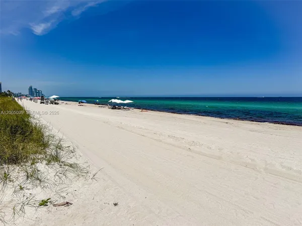 $4,250 | 9341 Collins Avenue, Unit 907, Surfside, FL 33154