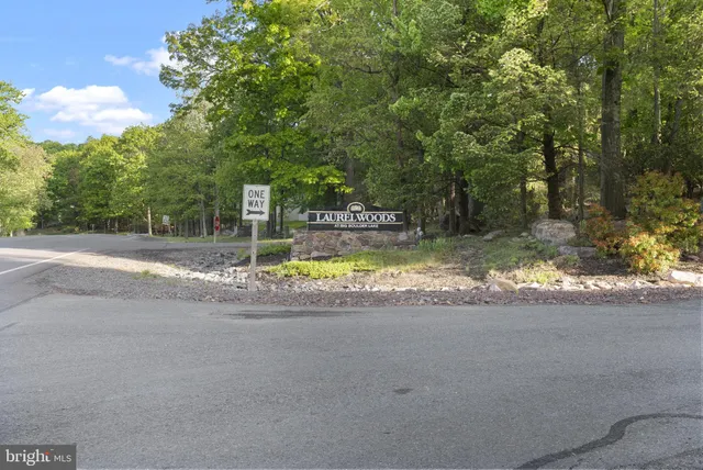 $795,000 | 446 Mountainwoods Drive, Lake Harmony, PA 18624