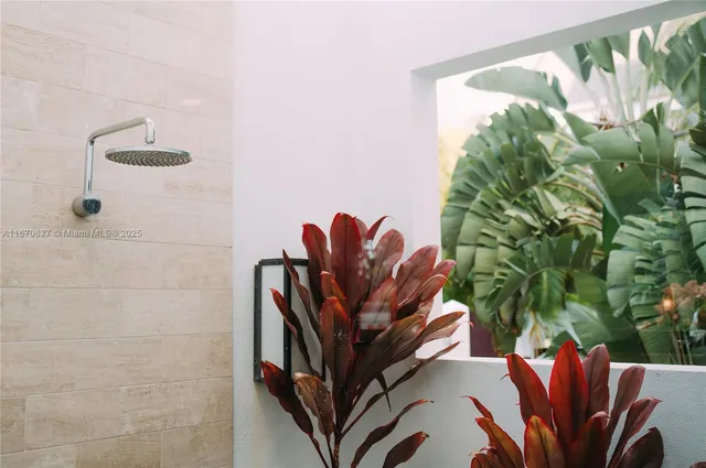 $3,950,000 | 2013 Villas At Pinney's Beach, Unit 2013, Nevis, FL 56467