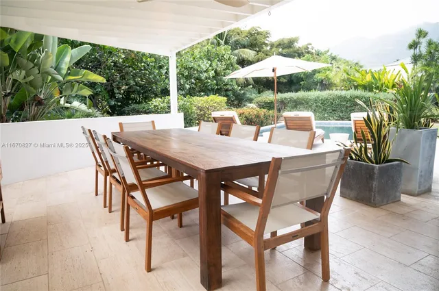 $3,950,000 | 2013 Villas At Pinney's Beach, Unit 2013, Nevis, FL 56467