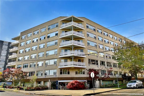 $259,900 | 12 Old Mamaroneck Road, Unit 7K, White Plains, NY 10605