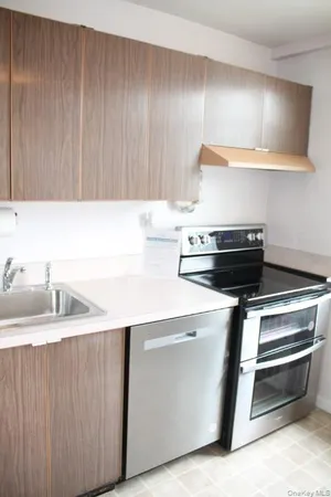 $259,900 | 12 Old Mamaroneck Road, Unit 7K, White Plains, NY 10605