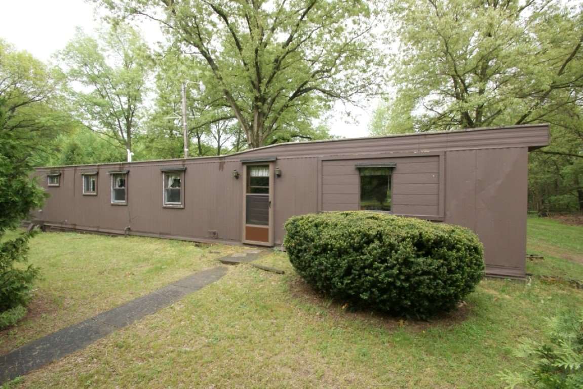 11355 East Division Road Knox, IN 46534 - Photo 1 of 23