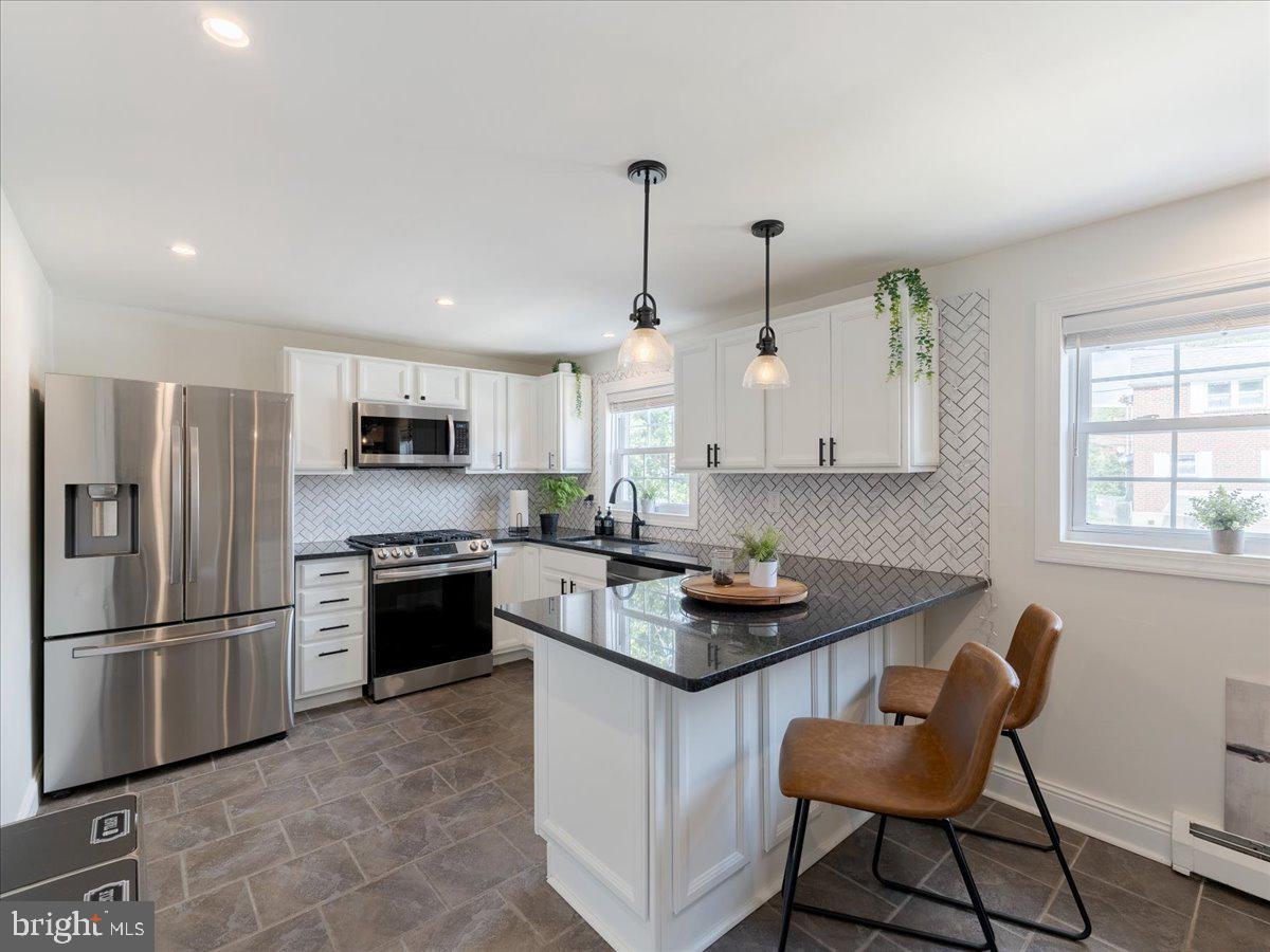 7344 Hiola Road Philadelphia, PA 19128 - Photo 8 of 28 Kitchen