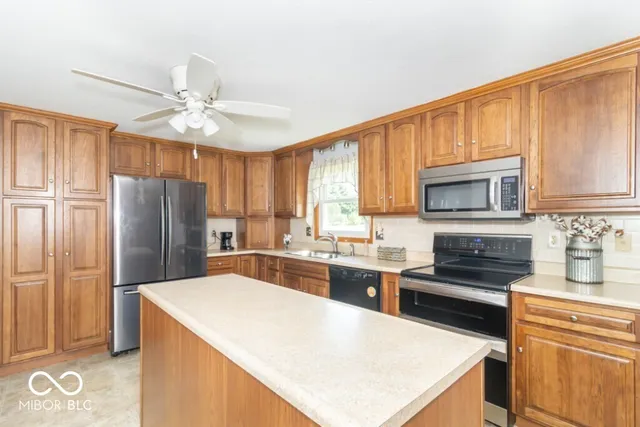 $339,900 | 3198 North County Road 300 West, New Castle, IN 47362