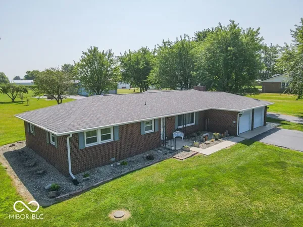 $320,000 | 3198 North County Road 300 West, New Castle, IN 47362