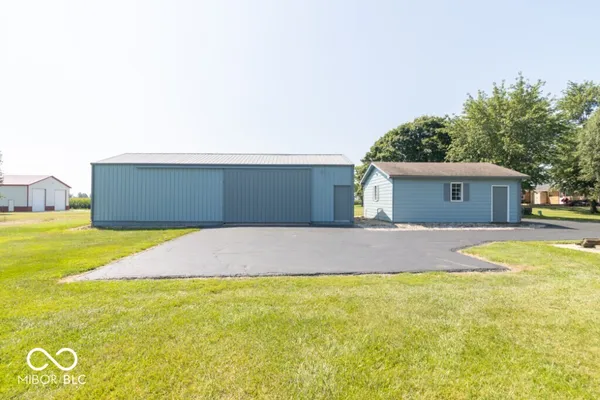 $320,000 | 3198 North County Road 300 West, New Castle, IN 47362