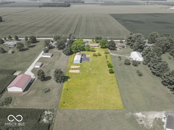 $320,000 | 3198 North County Road 300 West, New Castle, IN 47362