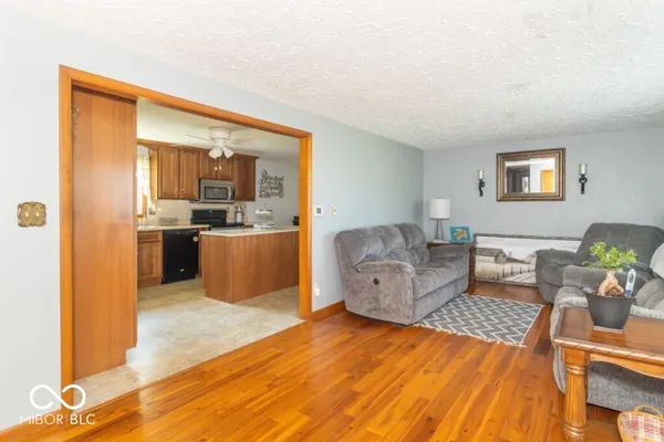 $320,000 | 3198 North County Road 300 West, New Castle, IN 47362