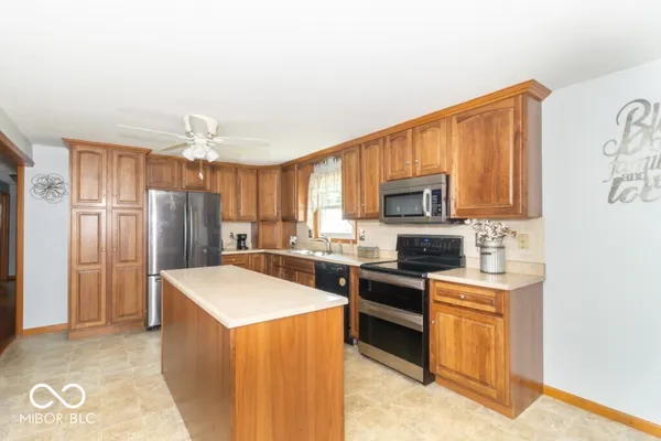 $320,000 | 3198 North County Road 300 West, New Castle, IN 47362