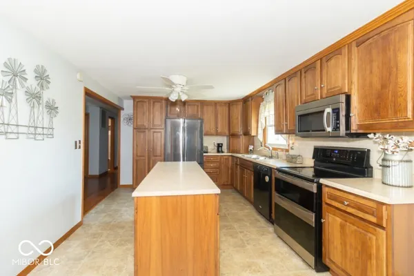 $320,000 | 3198 North County Road 300 West, New Castle, IN 47362