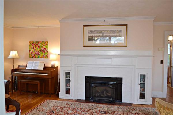 14 Shornecliffe Road Newton, MA 02458 - Photo 4 of 26 Gallery Image 4