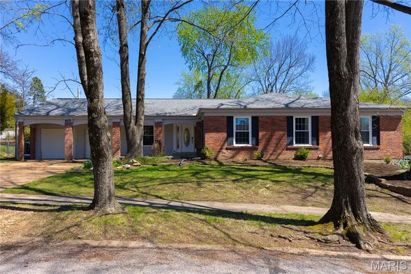 $609,900 | 1944 Pepperrell Drive, St. Louis, MO 63146