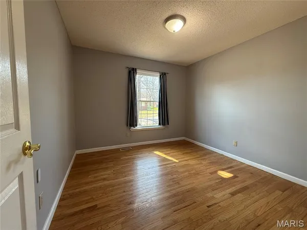 $609,900 | 1944 Pepperrell Drive, St. Louis, MO 63146