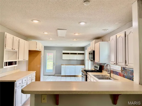 $609,900 | 1944 Pepperrell Drive, St. Louis, MO 63146
