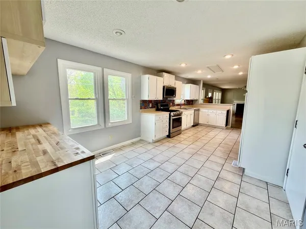 $609,900 | 1944 Pepperrell Drive, St. Louis, MO 63146