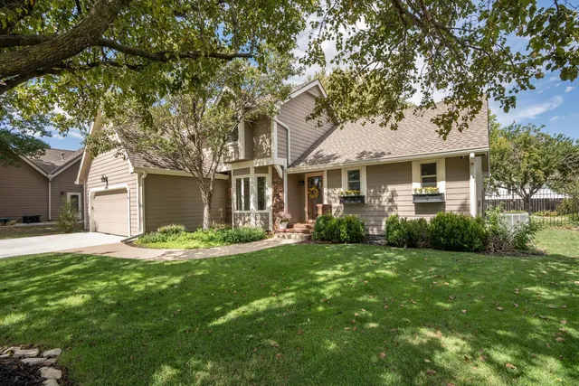 $284,900 | 4610 Farmstead Court, Bel Aire, KS 67220