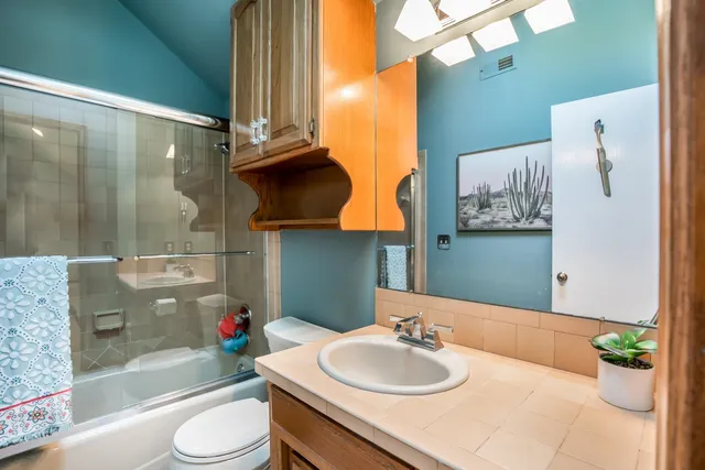 $284,900 | 4610 Farmstead Court, Bel Aire, KS 67220