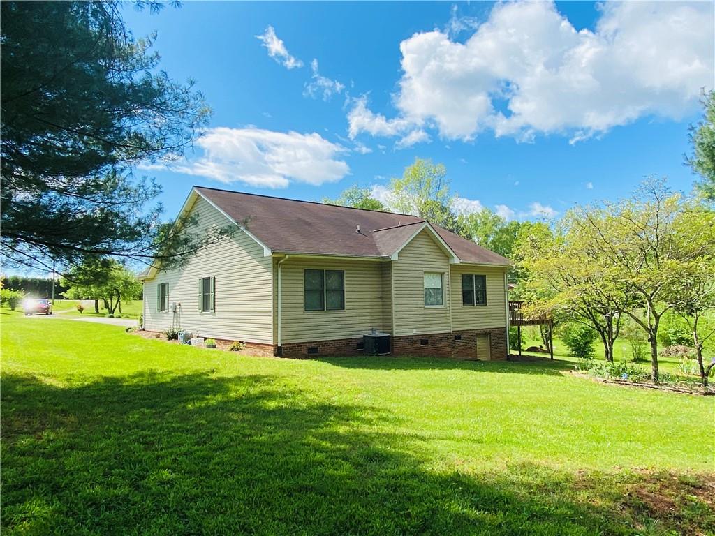 4465 Calico Road Lenoir, NC 28645 - Photo 3 of 33 Gallery Image 3