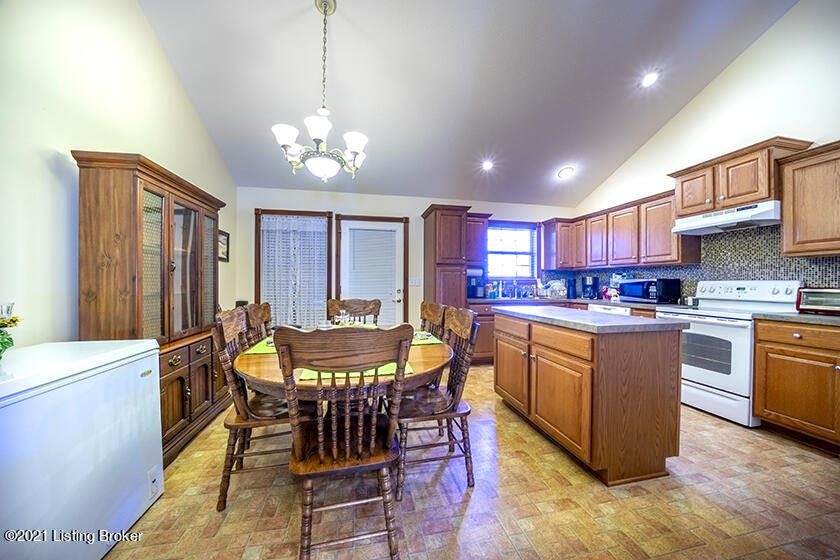 1096 Cecil Noel Road Bloomfield, KY 40008 - Photo 10 of 105 43