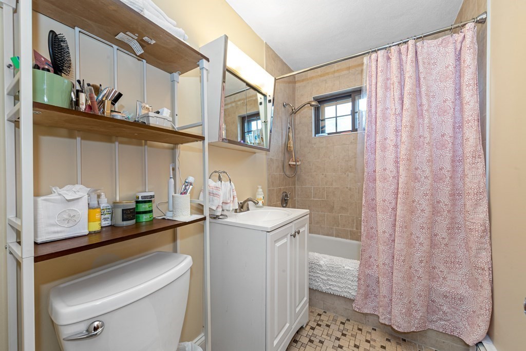 39 Cottage Park Road Winthrop, MA 02152 - Photo 11 of 41 Gallery Image 11