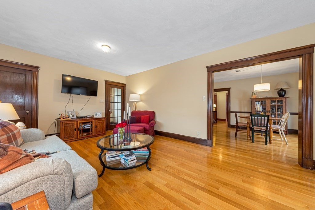 39 Cottage Park Road Winthrop, MA 02152 - Photo 5 of 41 Gallery Image 5
