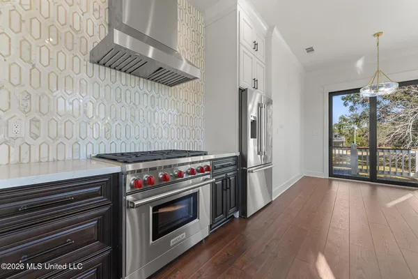 $799,500 | 423 South Girard Avenue, Long Beach, MS 39560