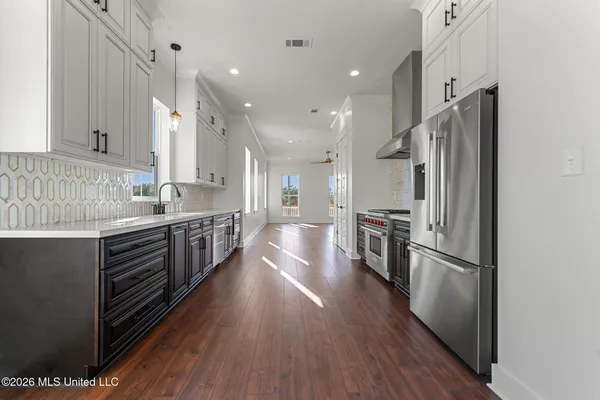 $799,500 | 423 South Girard Avenue, Long Beach, MS 39560