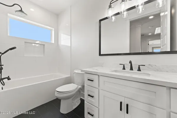 $799,500 | 423 South Girard Avenue, Long Beach, MS 39560