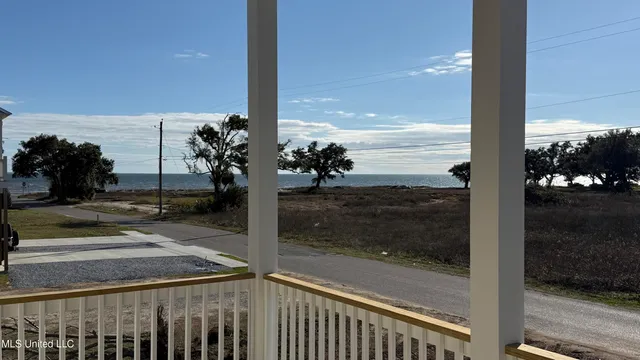 $799,995 | 423 South Girard Avenue, Long Beach, MS 39560