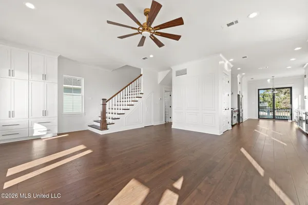 $799,500 | 423 South Girard Avenue, Long Beach, MS 39560