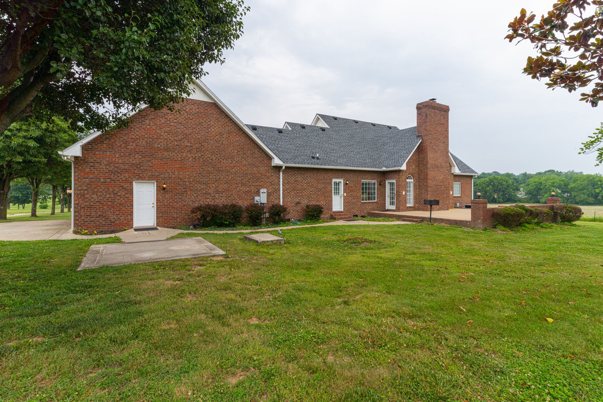 115 Rock Bridge Road Gallatin, TN 37066 - Photo 66 of 70 a front view of a house with a yard