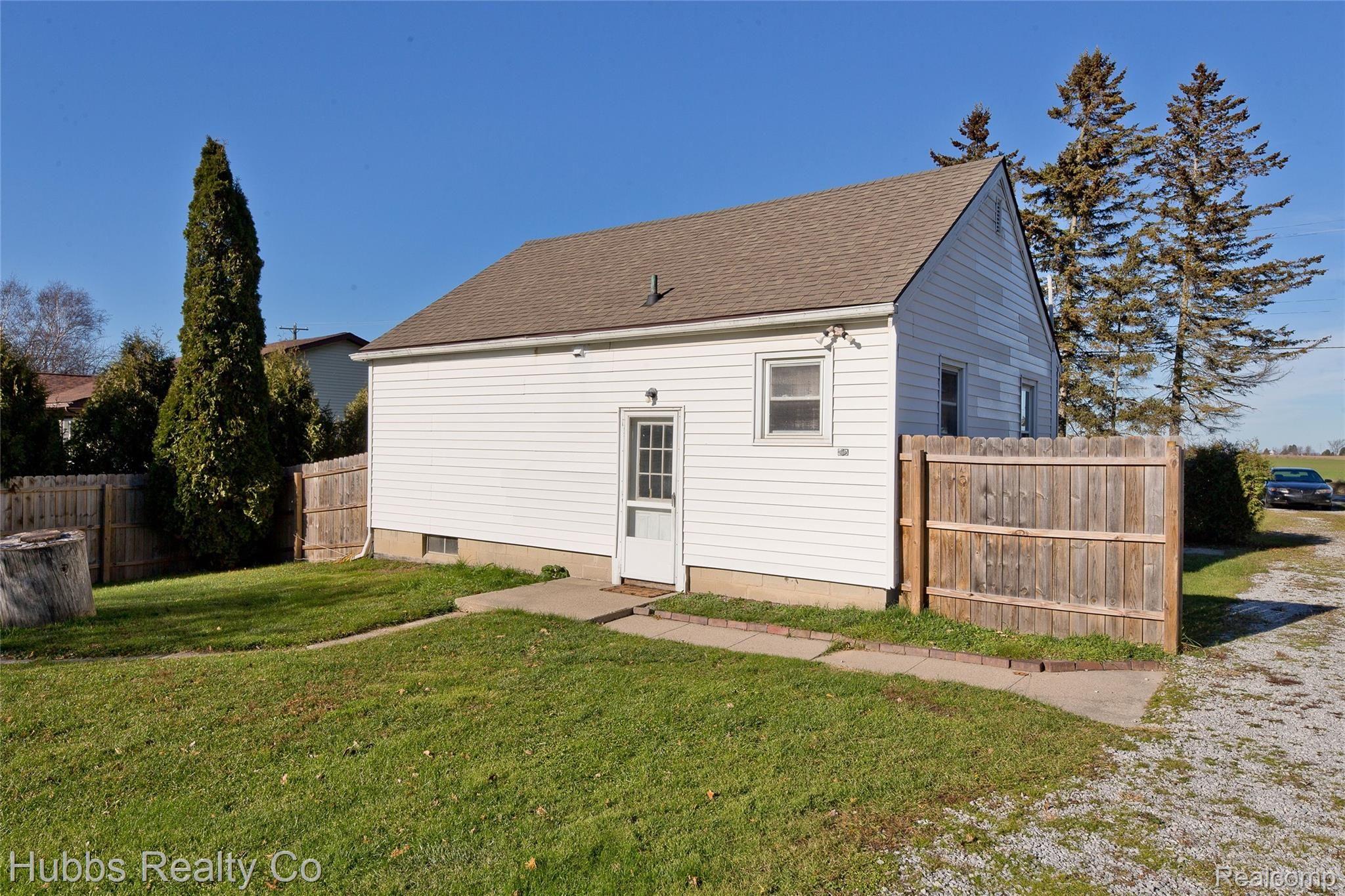 6150 Baker Road Bridgeport, MI 48722 - Photo 3 of 54 A32W9801.jpg