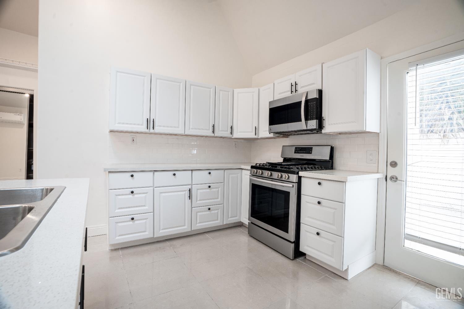 Undisclosed Address Bakersfield, CA 93307 - Photo 9 of 23 Gallery Image 9