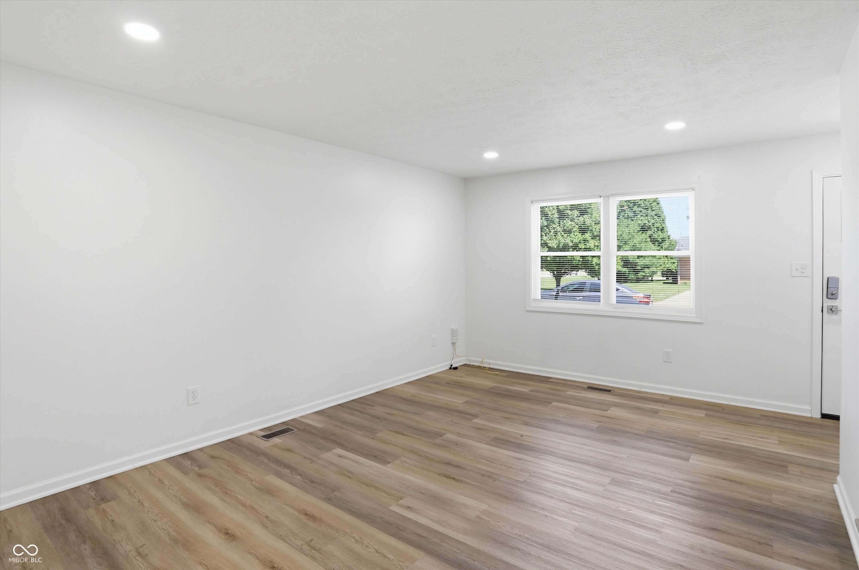 1280 Stonegate Road Greenwood, IN 46142 - Photo 7 of 57