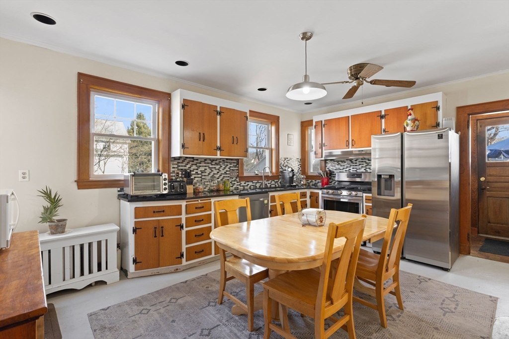 38 Riverside Place Walpole, MA 02081 - Photo 16 of 40 Gallery Image 16
