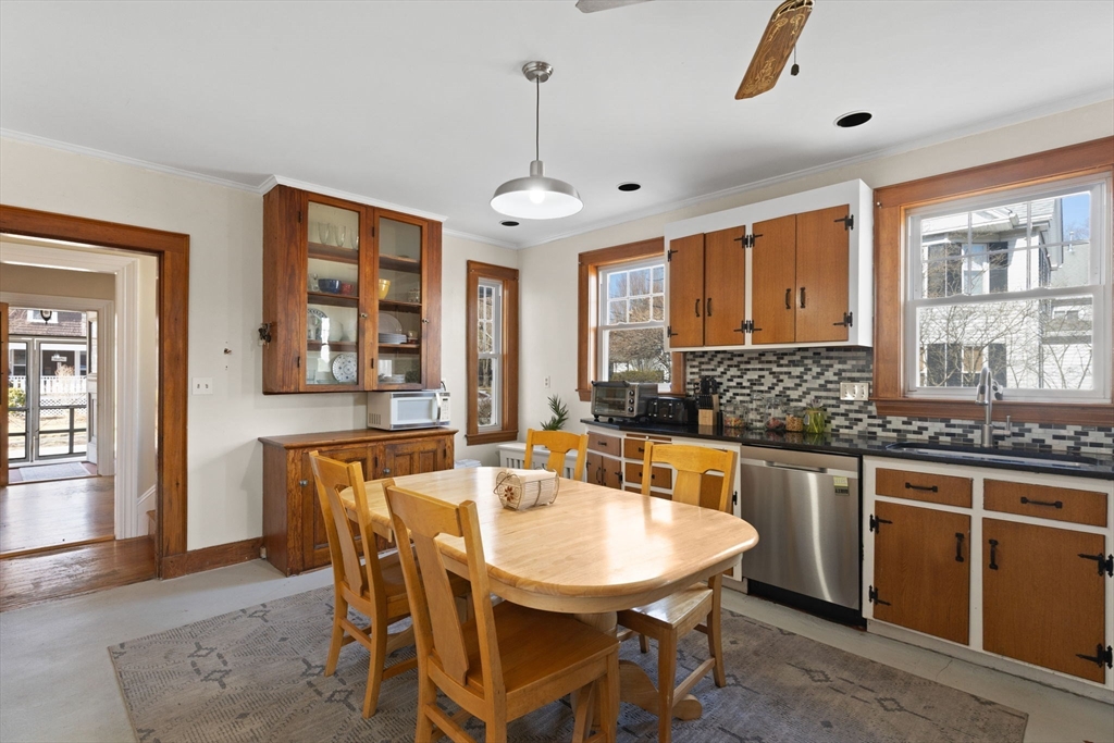 38 Riverside Place Walpole, MA 02081 - Photo 17 of 40 Gallery Image 17