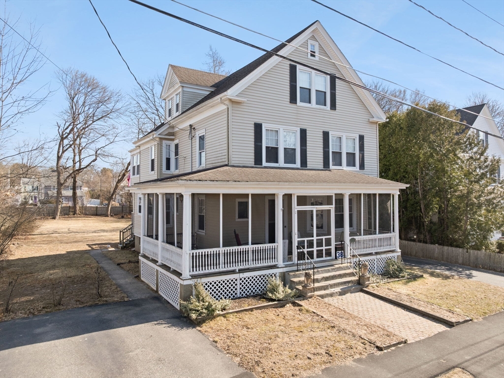 38 Riverside Place Walpole, MA 02081 - Photo 3 of 40 Gallery Image 3