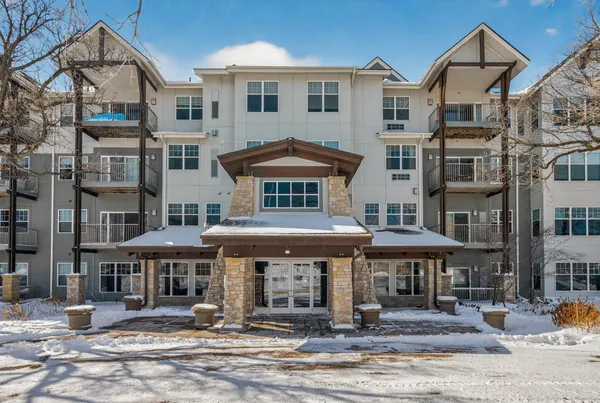 $250,000 | 1900 Rush Lake Trail, Unit 232, New Brighton, MN 55112
