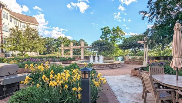 $250,000 | 1900 Rush Lake Trail, Unit 232, New Brighton, MN 55112