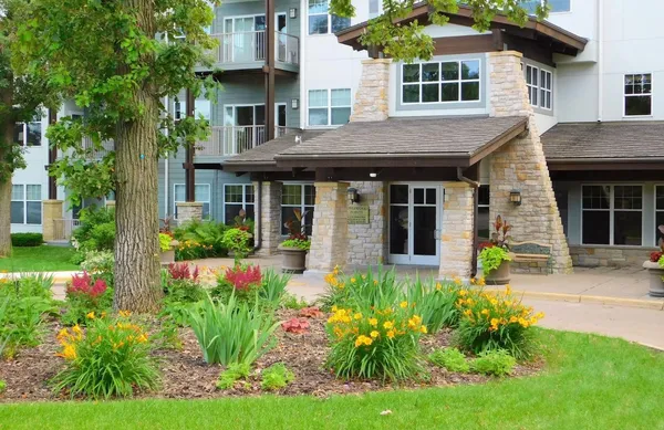 $250,000 | 1900 Rush Lake Trail, Unit 232, New Brighton, MN 55112