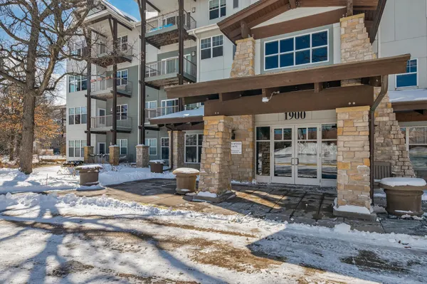 $250,000 | 1900 Rush Lake Trail, Unit 232, New Brighton, MN 55112