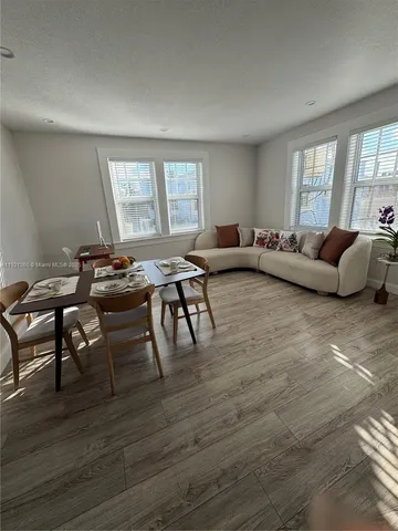 $3,000 | 536 14th Street, Unit 304, Miami Beach, FL 33139