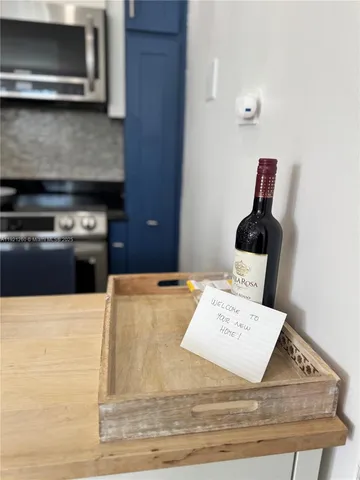 $3,000 | 536 14th Street, Unit 304, Miami Beach, FL 33139