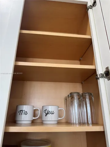 $3,000 | 536 14th Street, Unit 304, Miami Beach, FL 33139