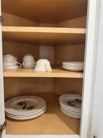 $3,000 | 536 14th Street, Unit 304, Miami Beach, FL 33139