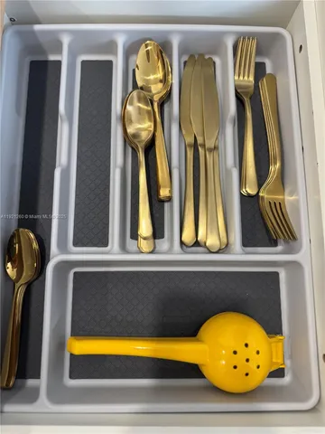 $3,000 | 536 14th Street, Unit 304, Miami Beach, FL 33139